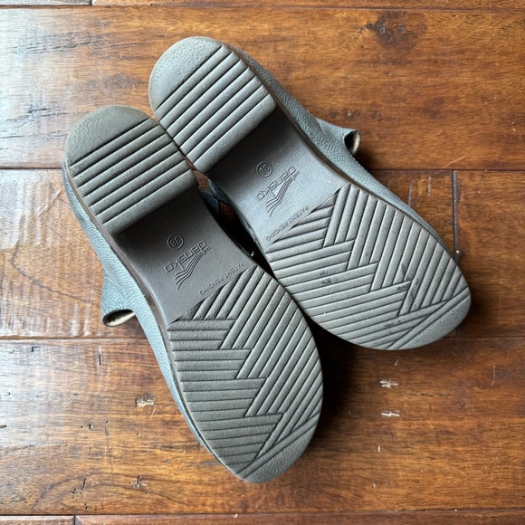 Dansko Mary Jane clogs - Picture 5 of 9